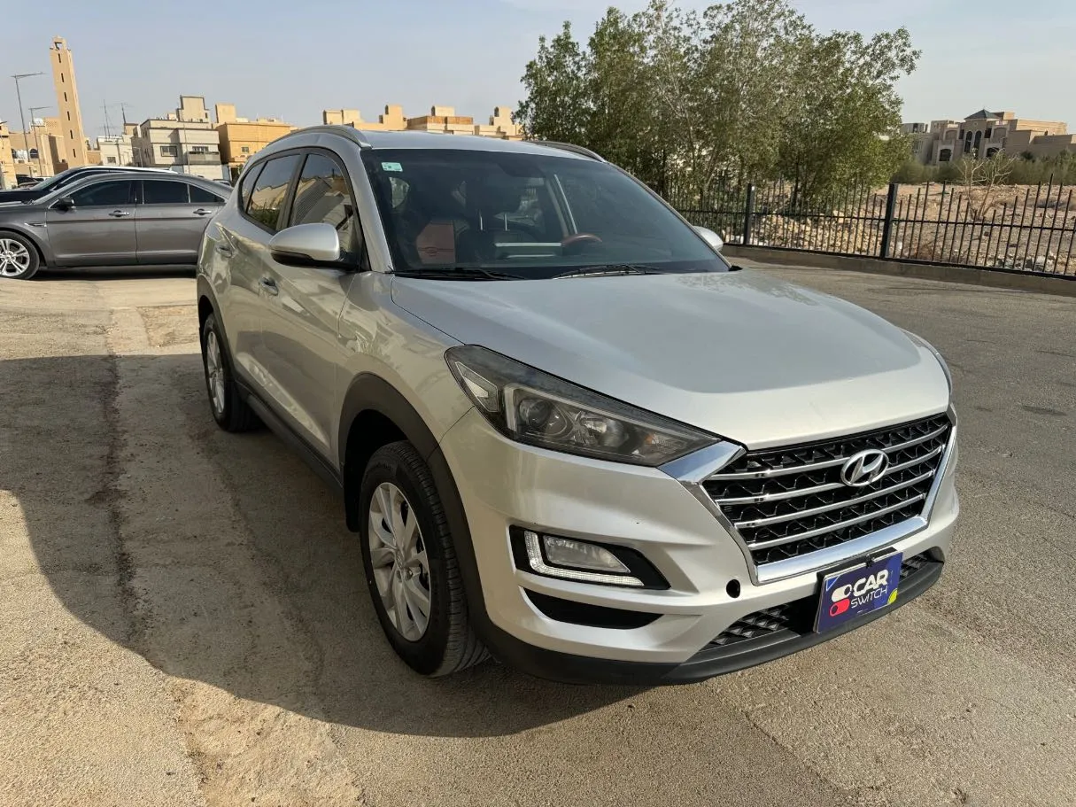 Car image 3