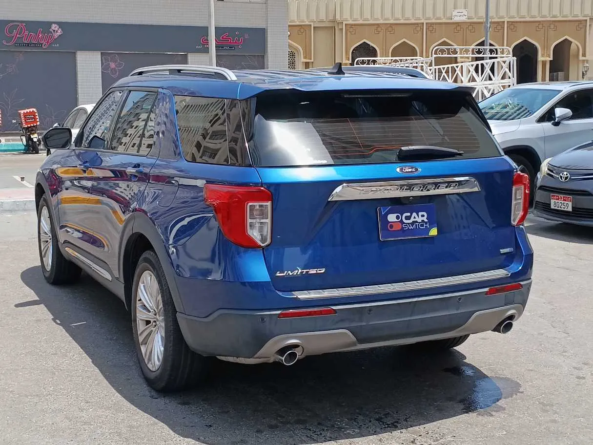 Car image 5