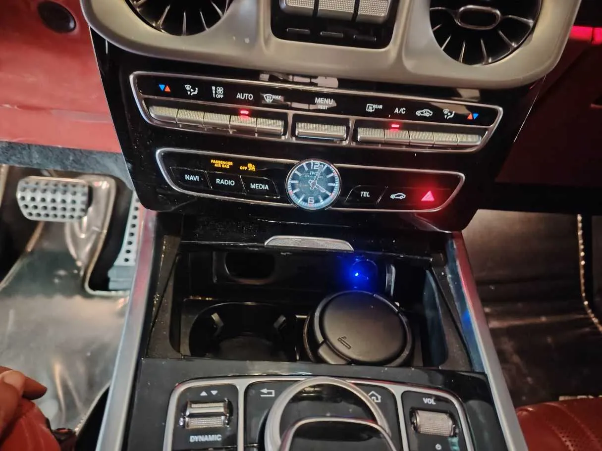 Car image 26