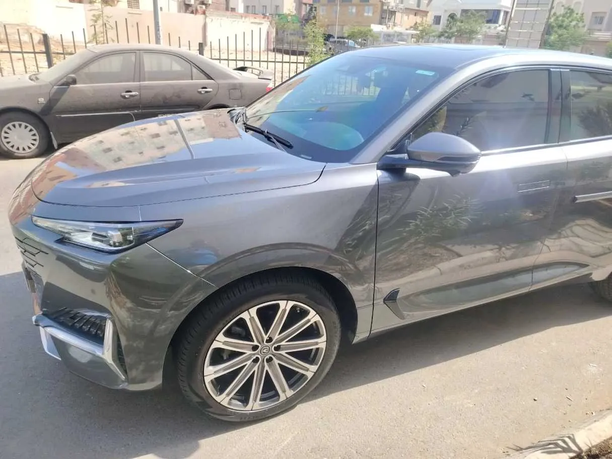 Car image 9