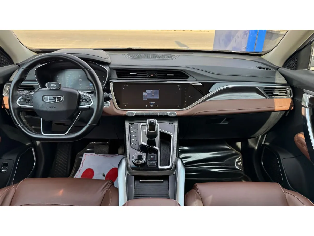 Car image 17