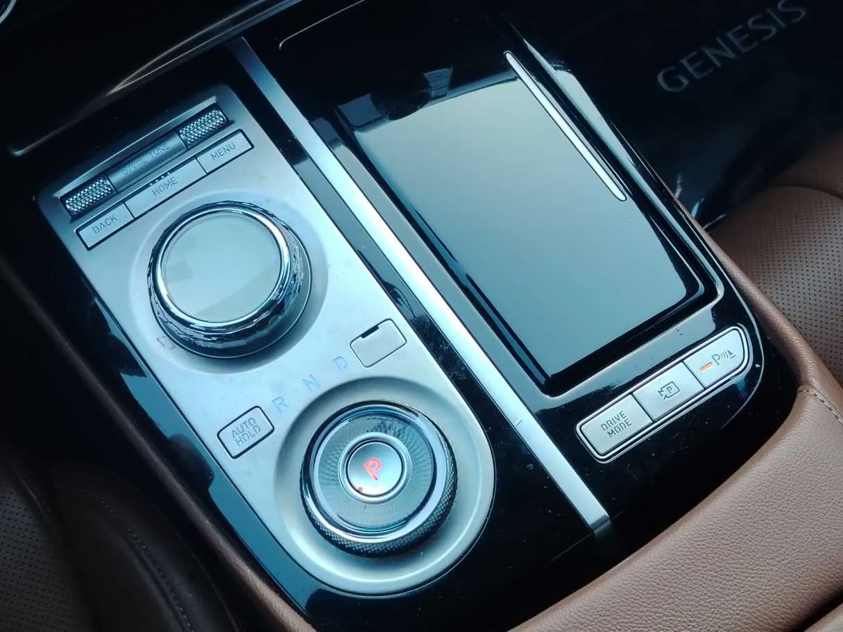 Car image 29
