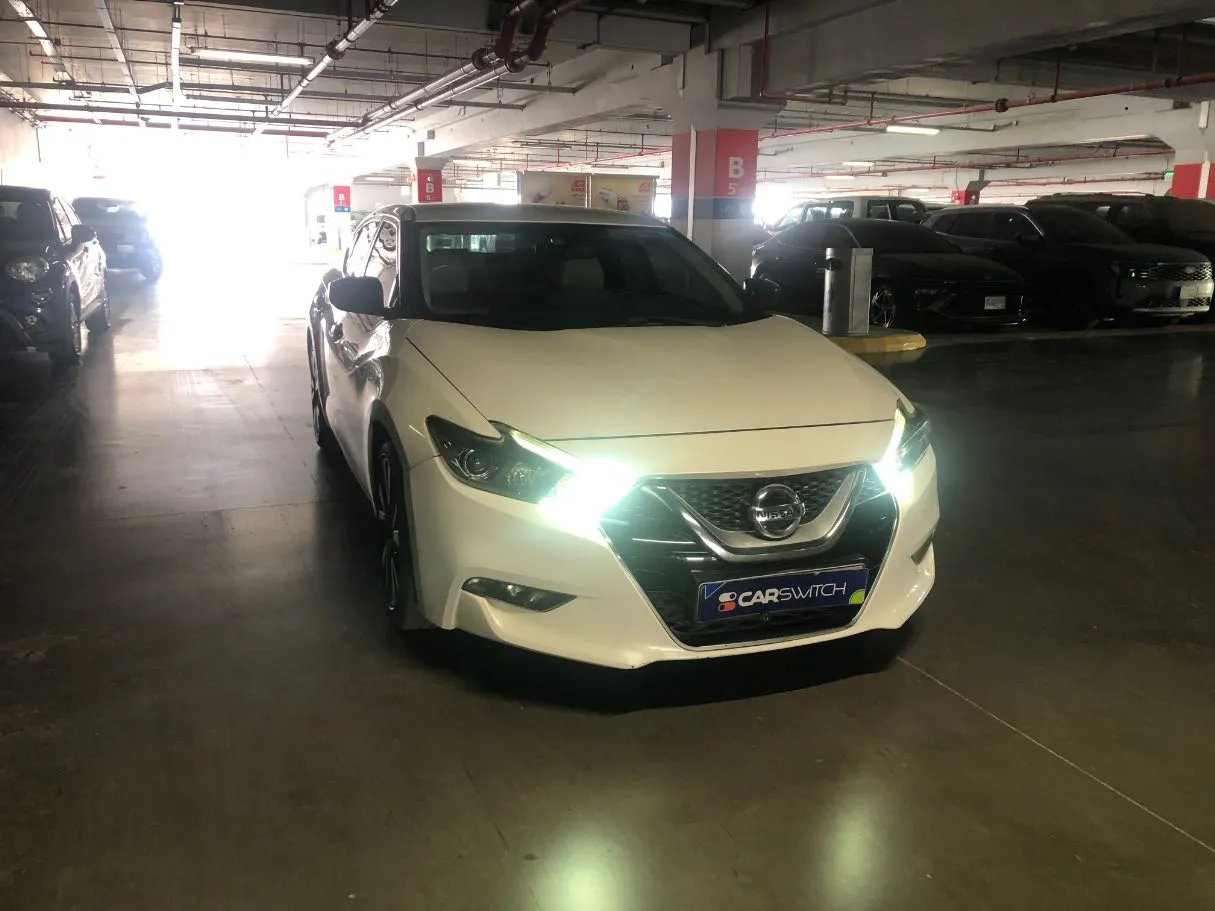 Car image 3