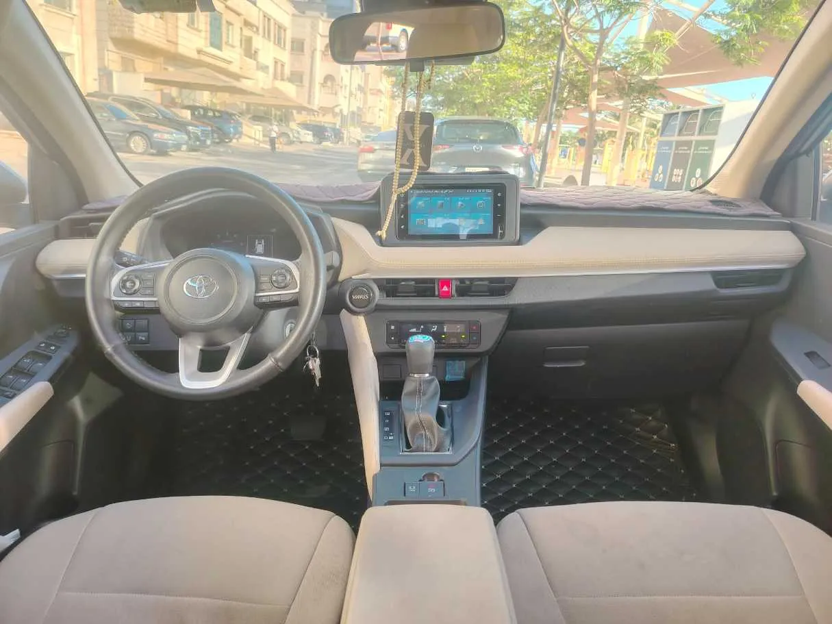 Car image 22