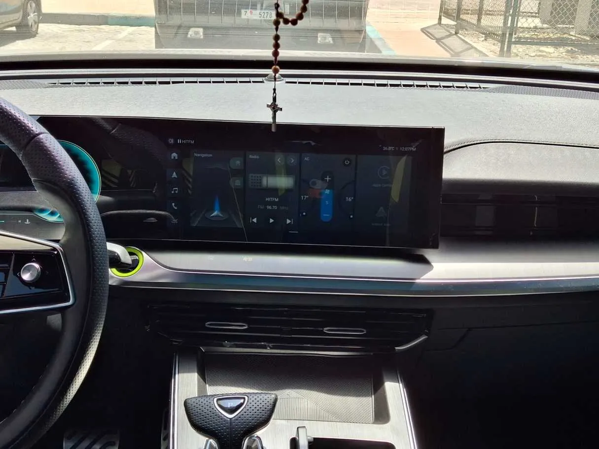 Car image 16
