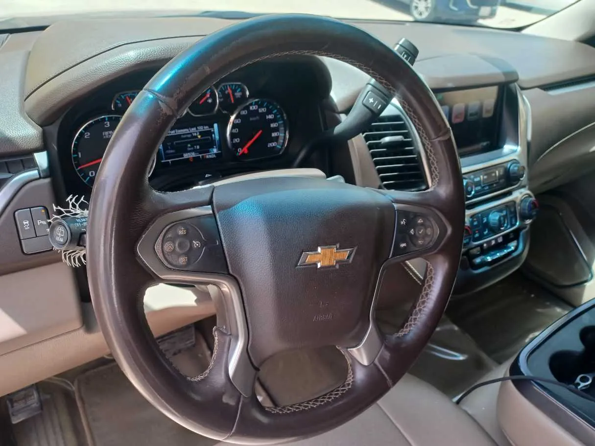 Car image 18
