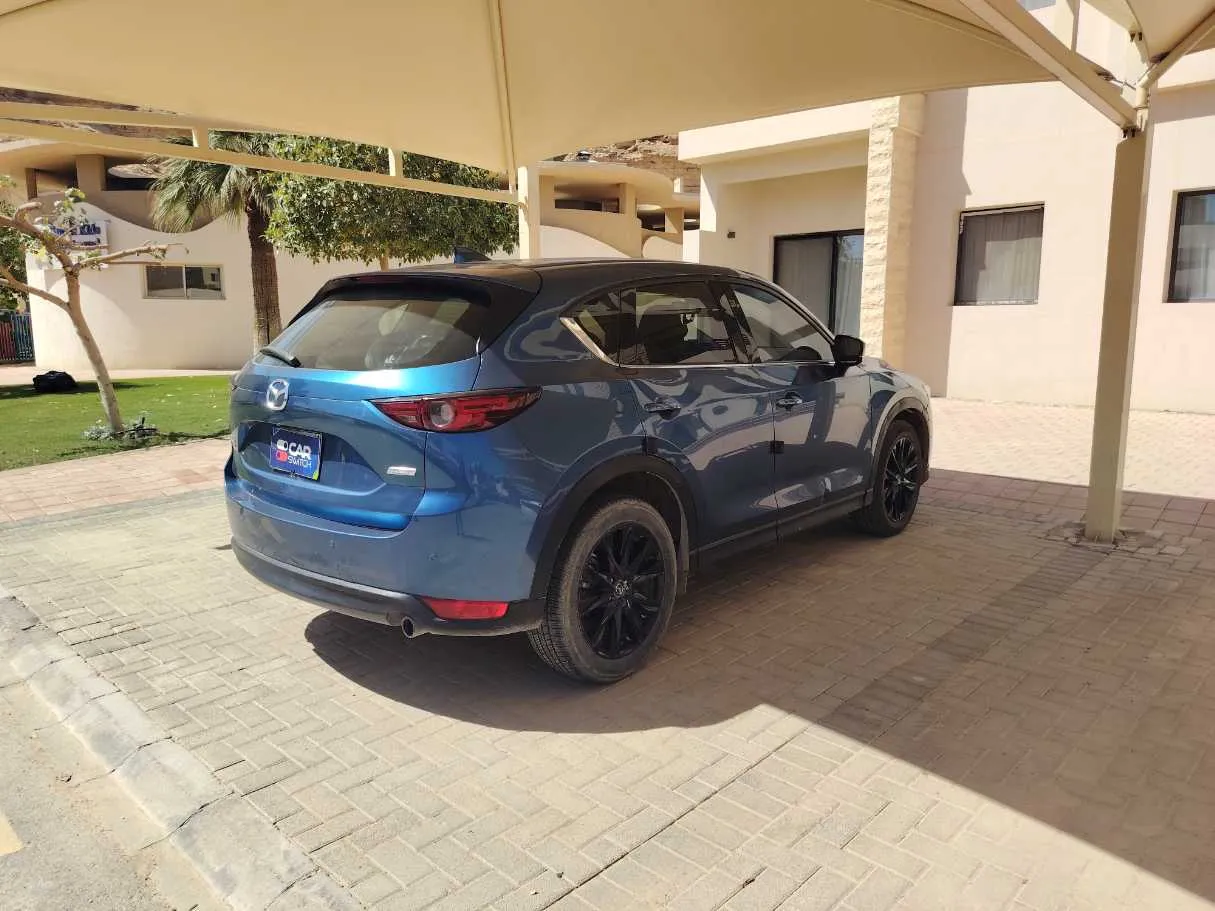 Car image 5