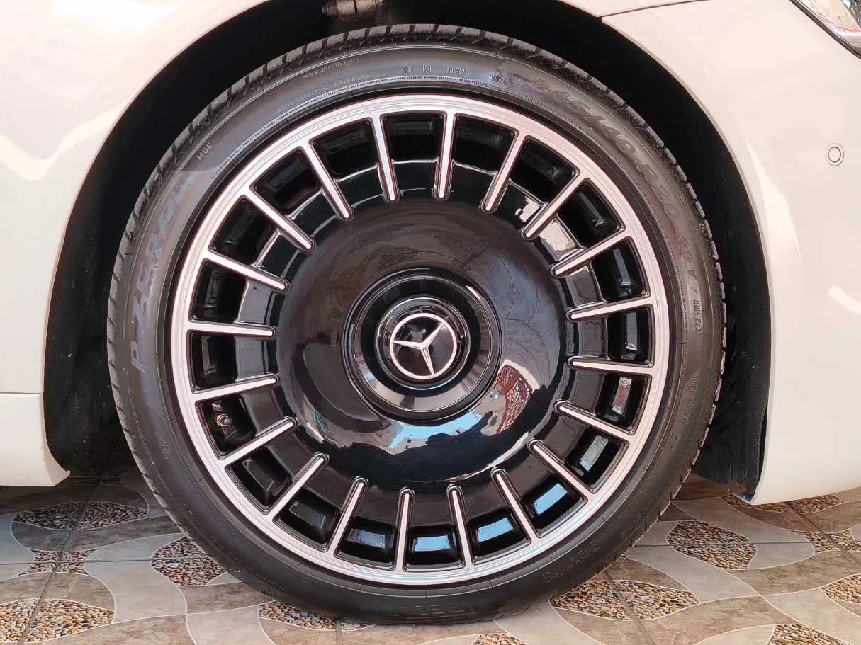 Car image 10