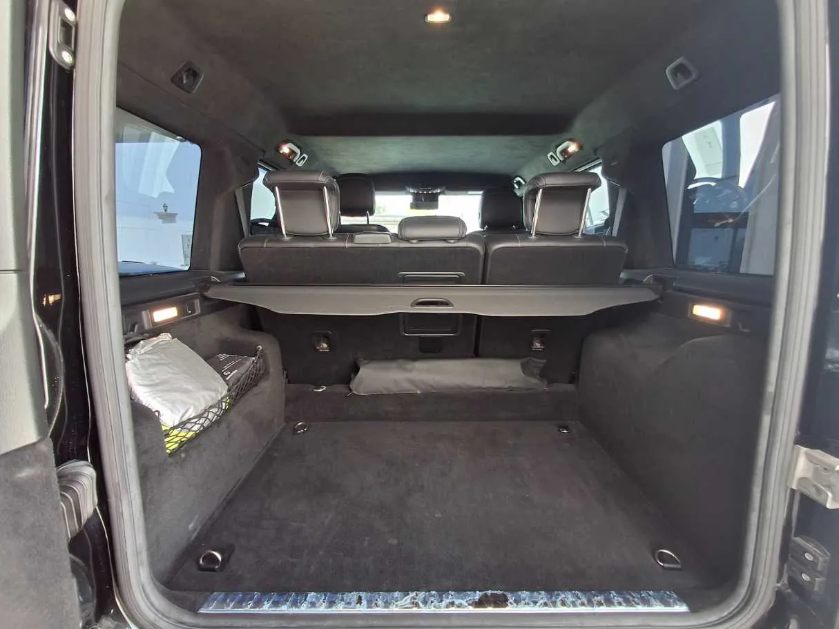 Car image 19