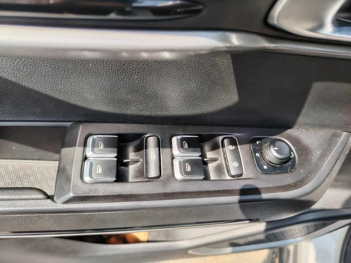Car image 41