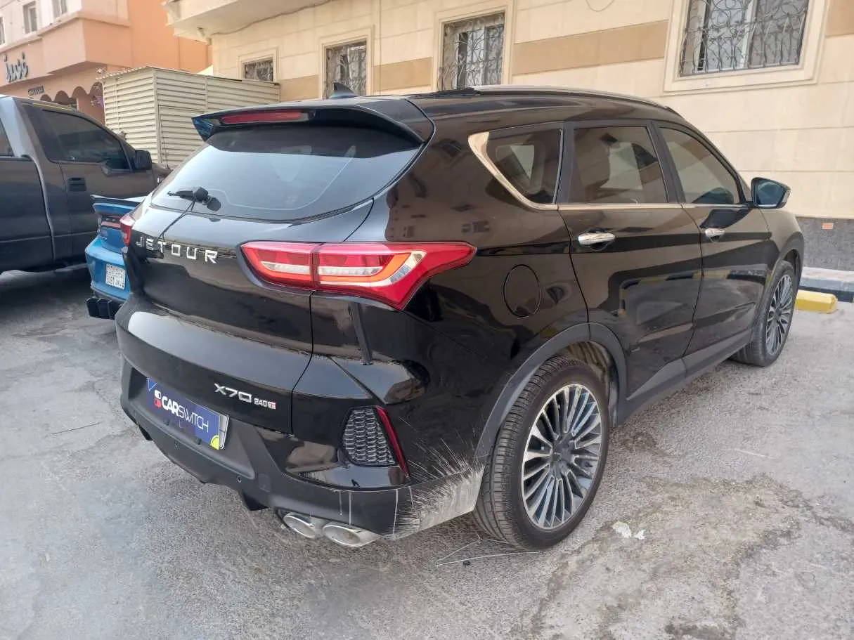 Car image 5