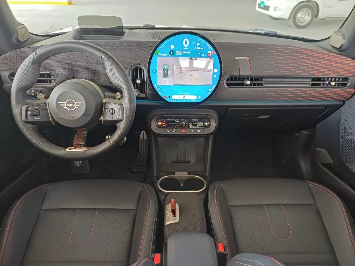 Car image 15