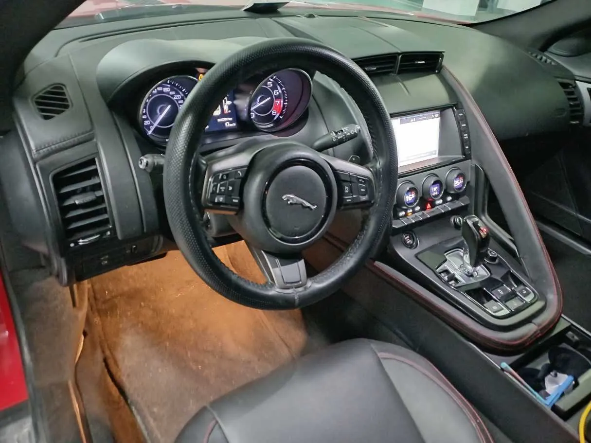 Car image 11