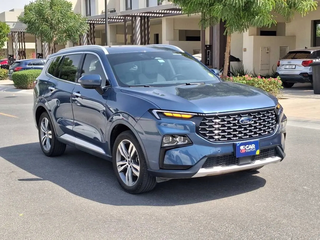 Car image 4