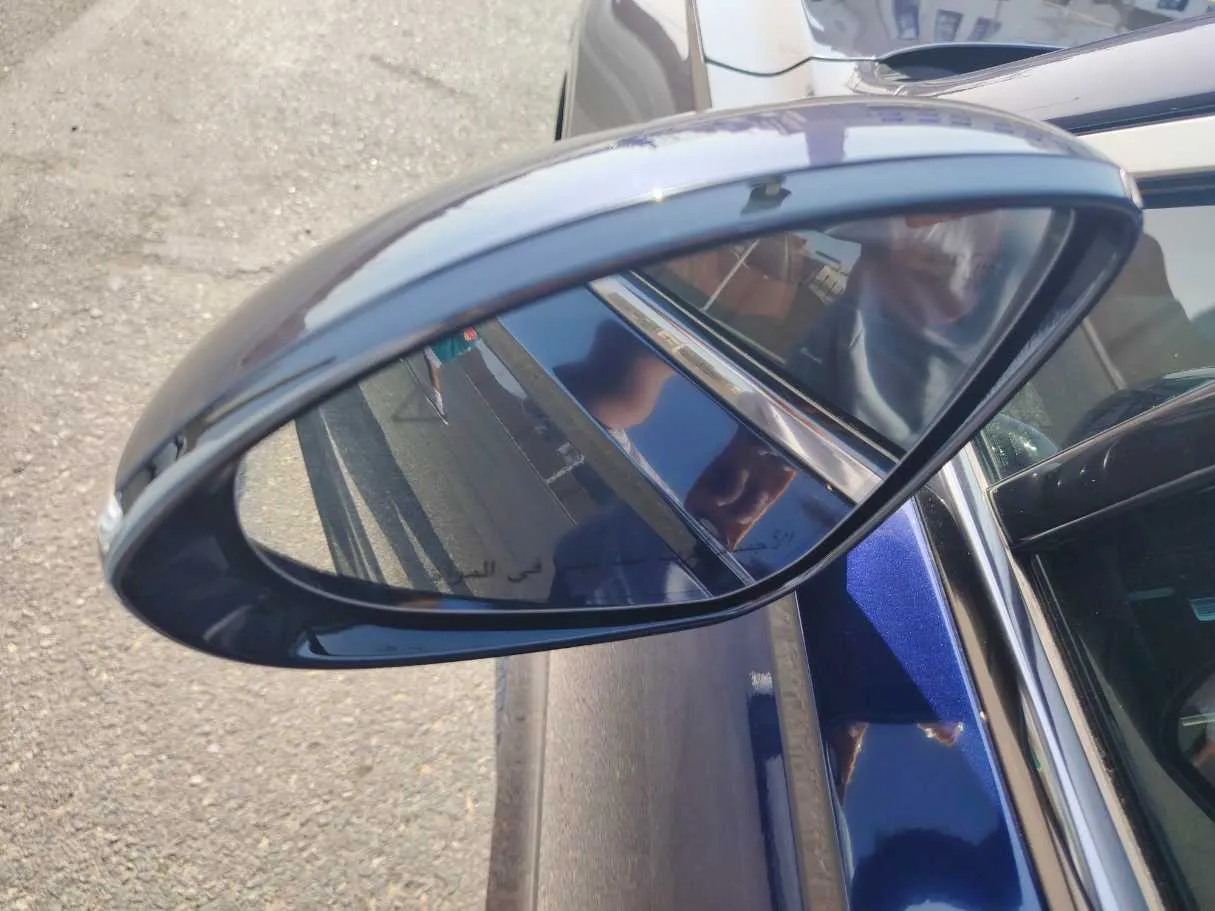 Car image 35