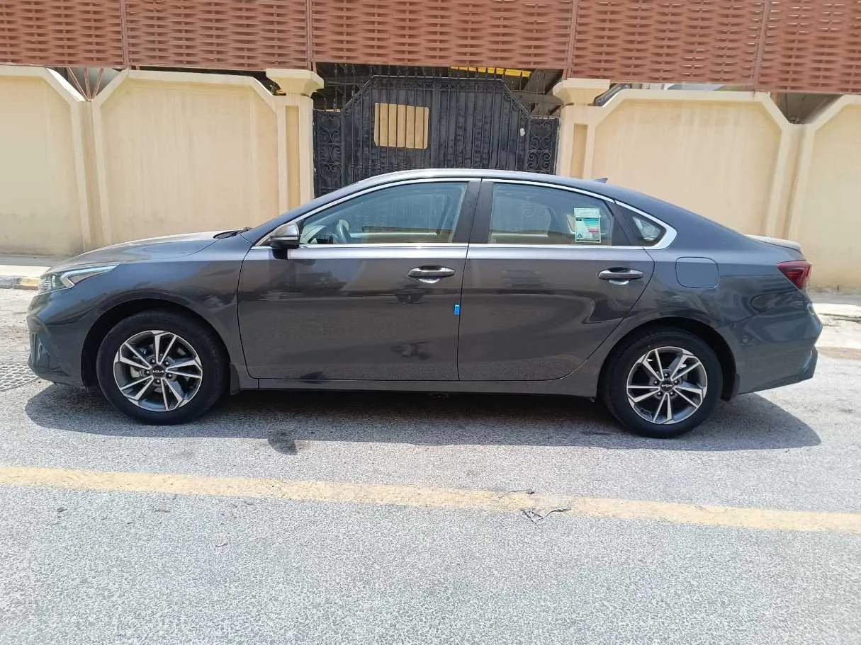 Car image 8