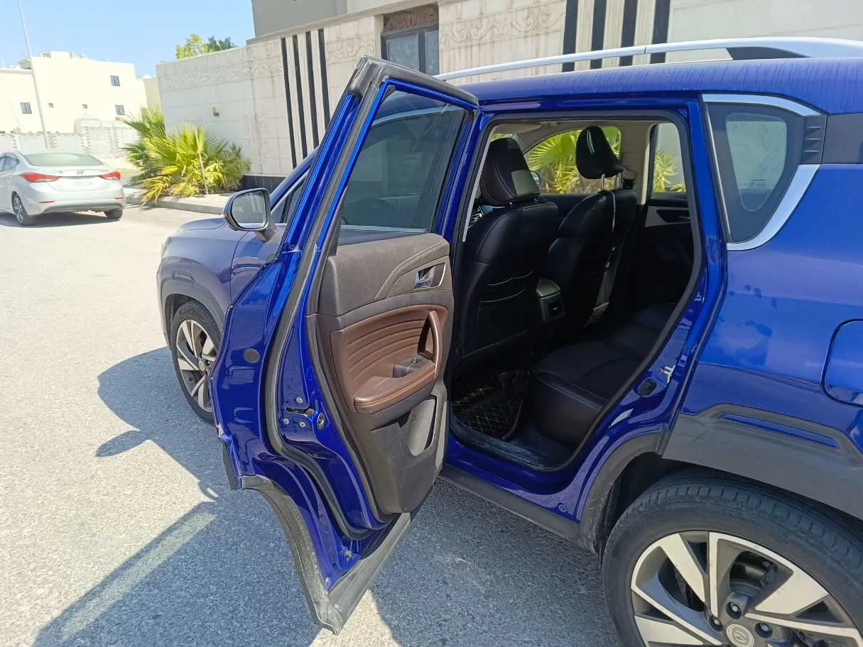Car image 15