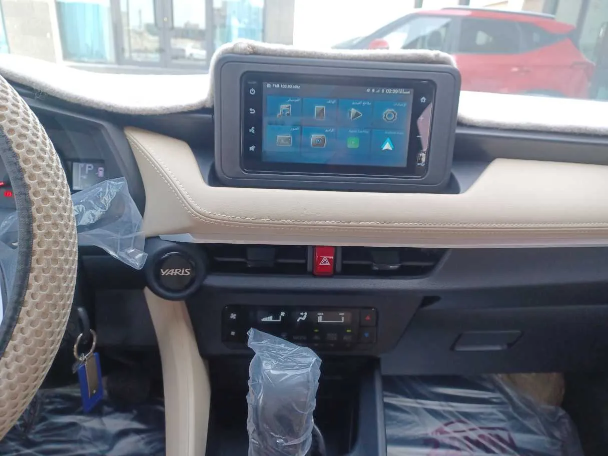 Car image 15
