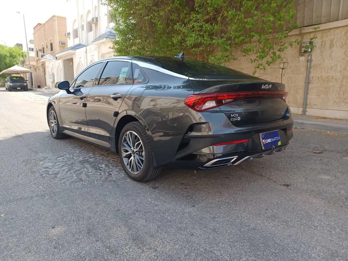 Car image 7