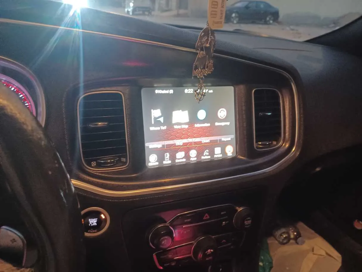 Car image 17