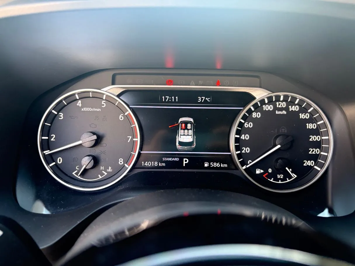Car image 23