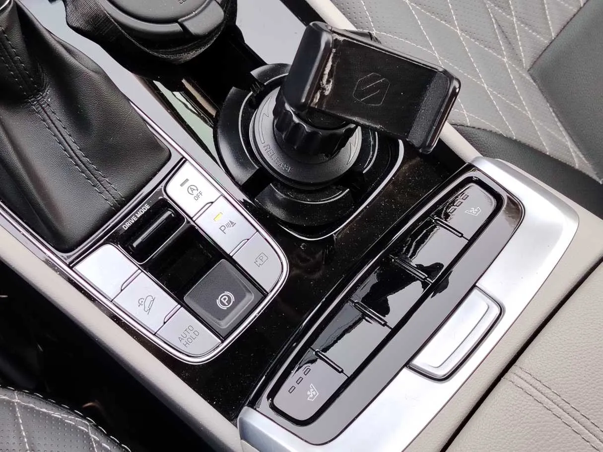 Car image 21