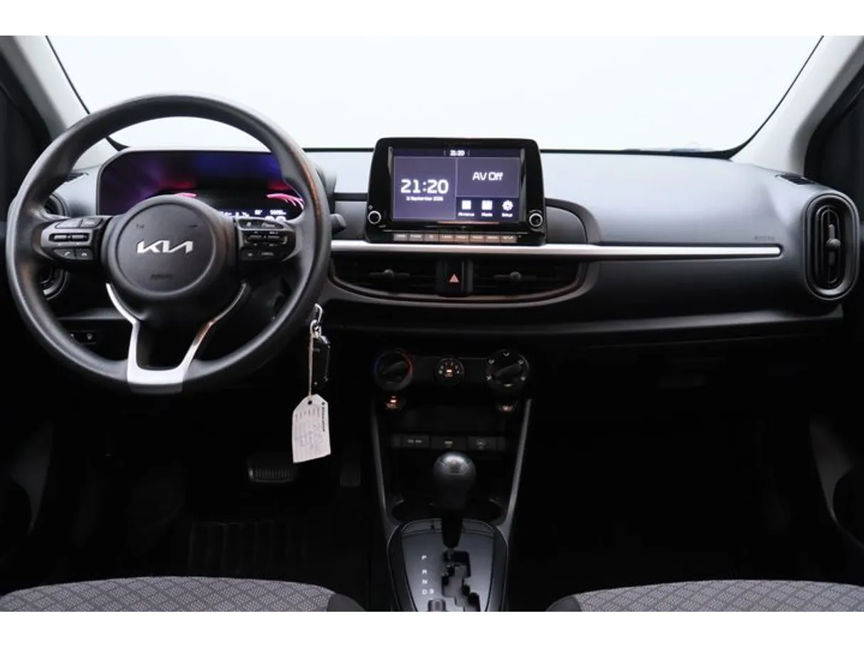 Car image 14