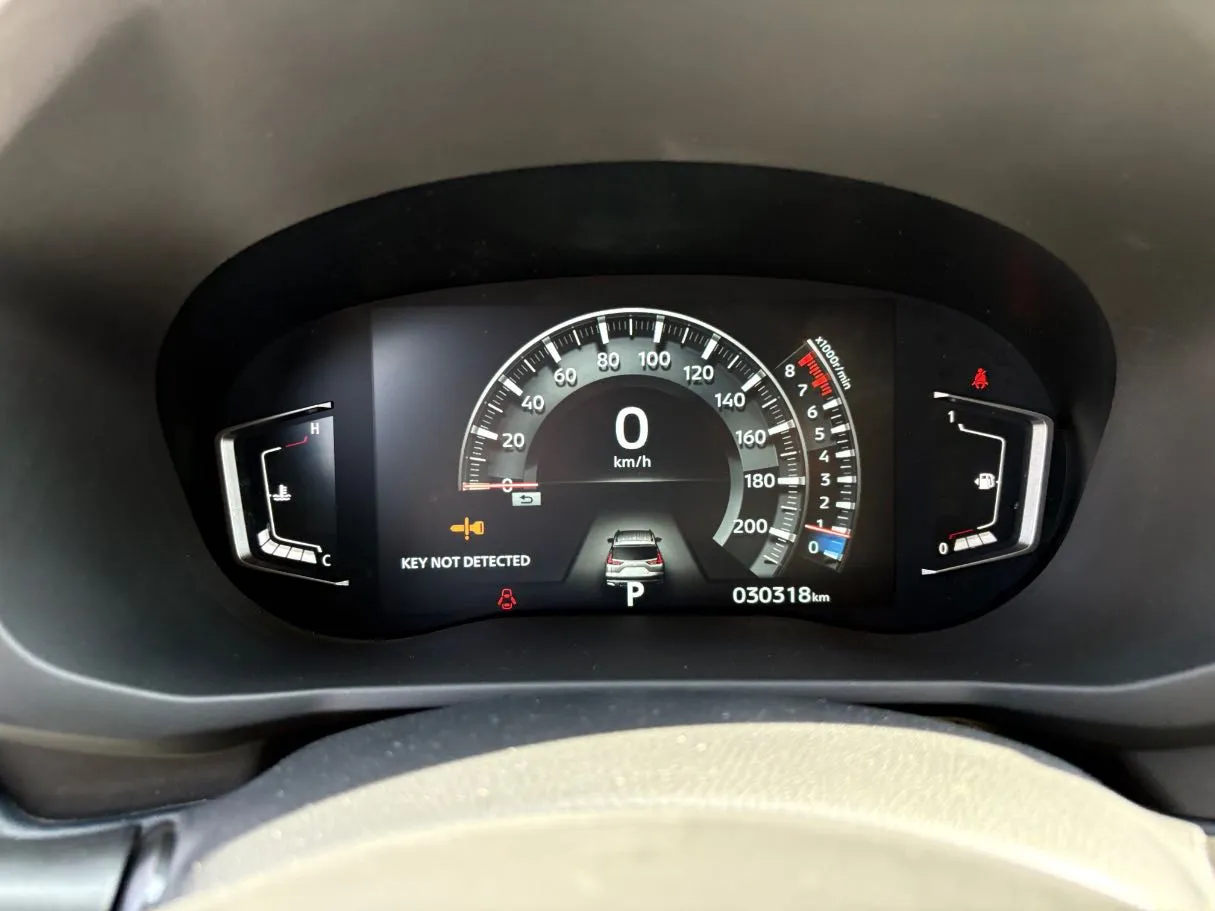 Car image 24
