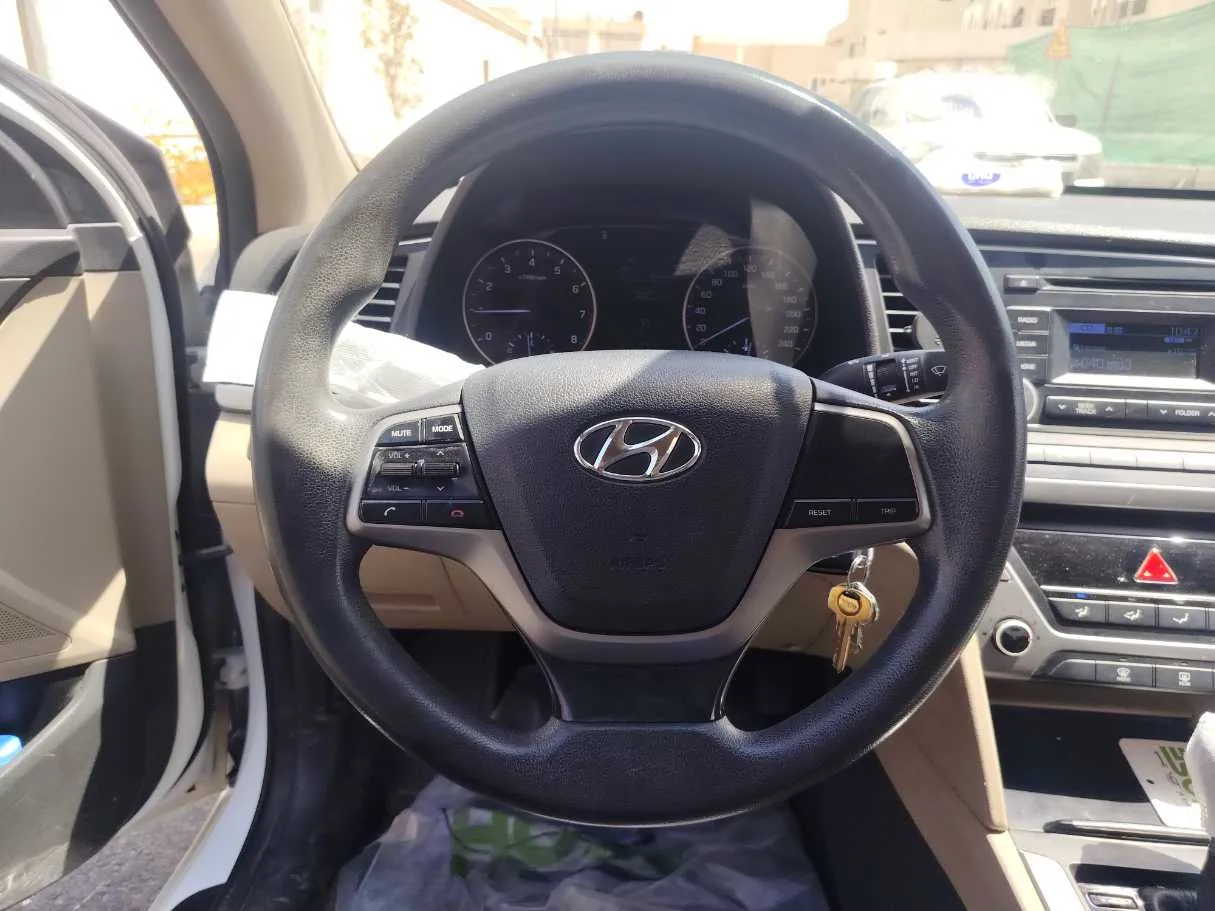Car image 23