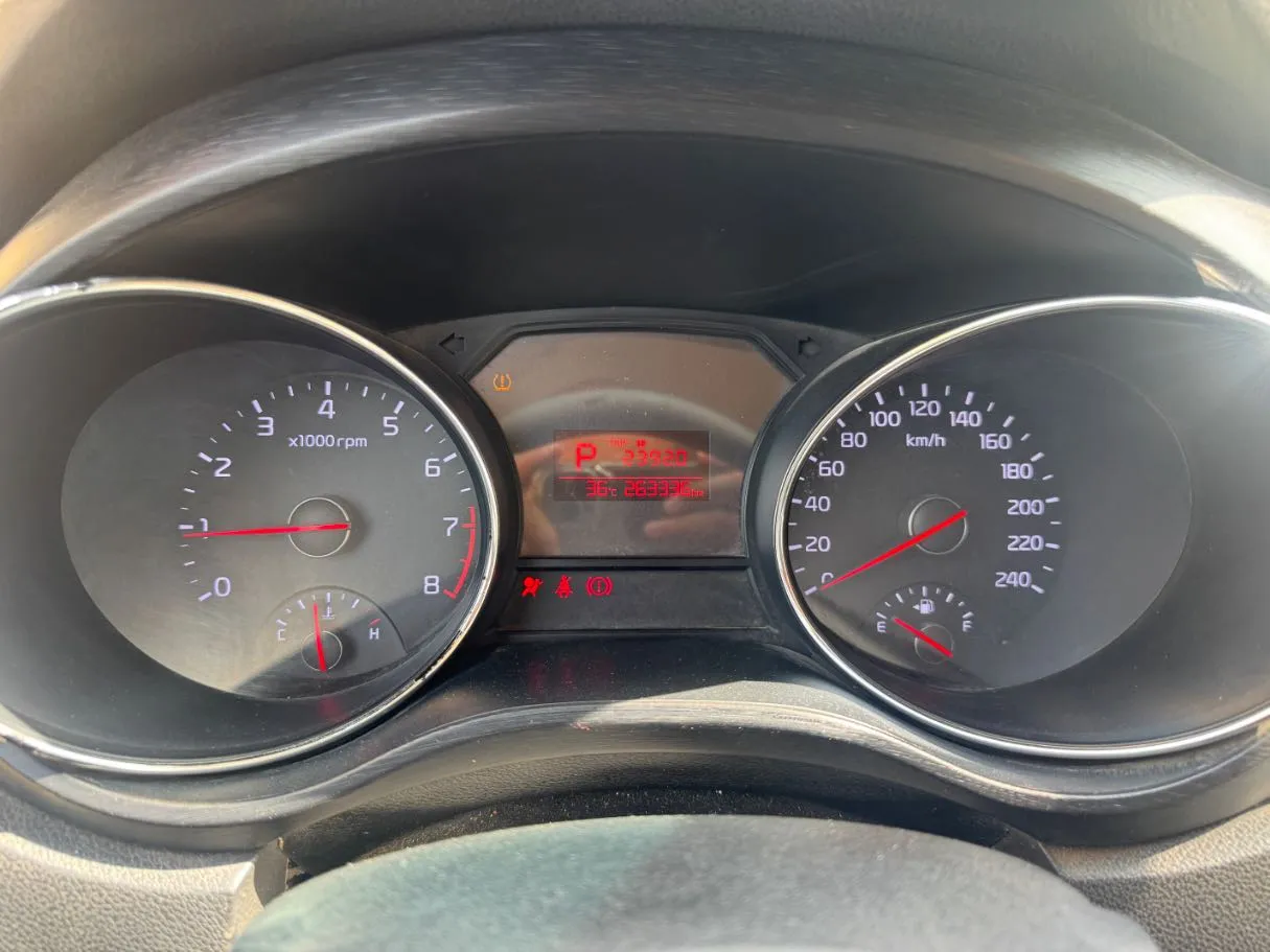 Car image 17