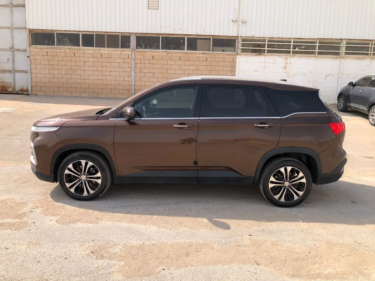 Car image 8