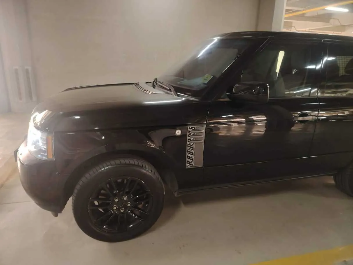 Car image 9