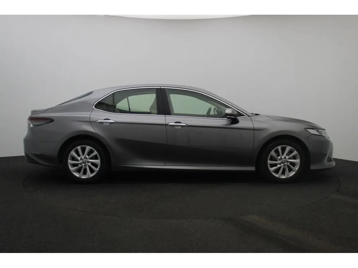 Car image 13