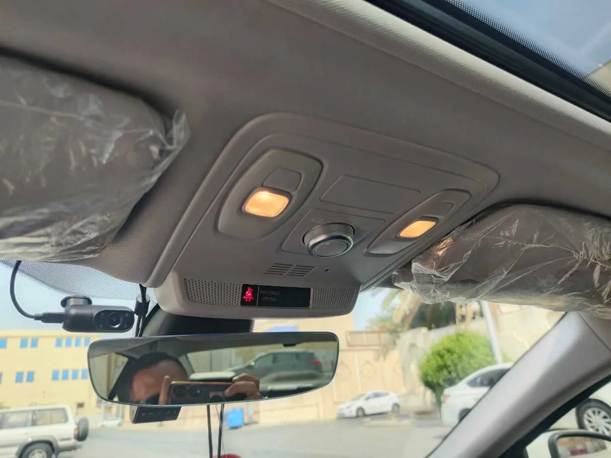 Car image 43
