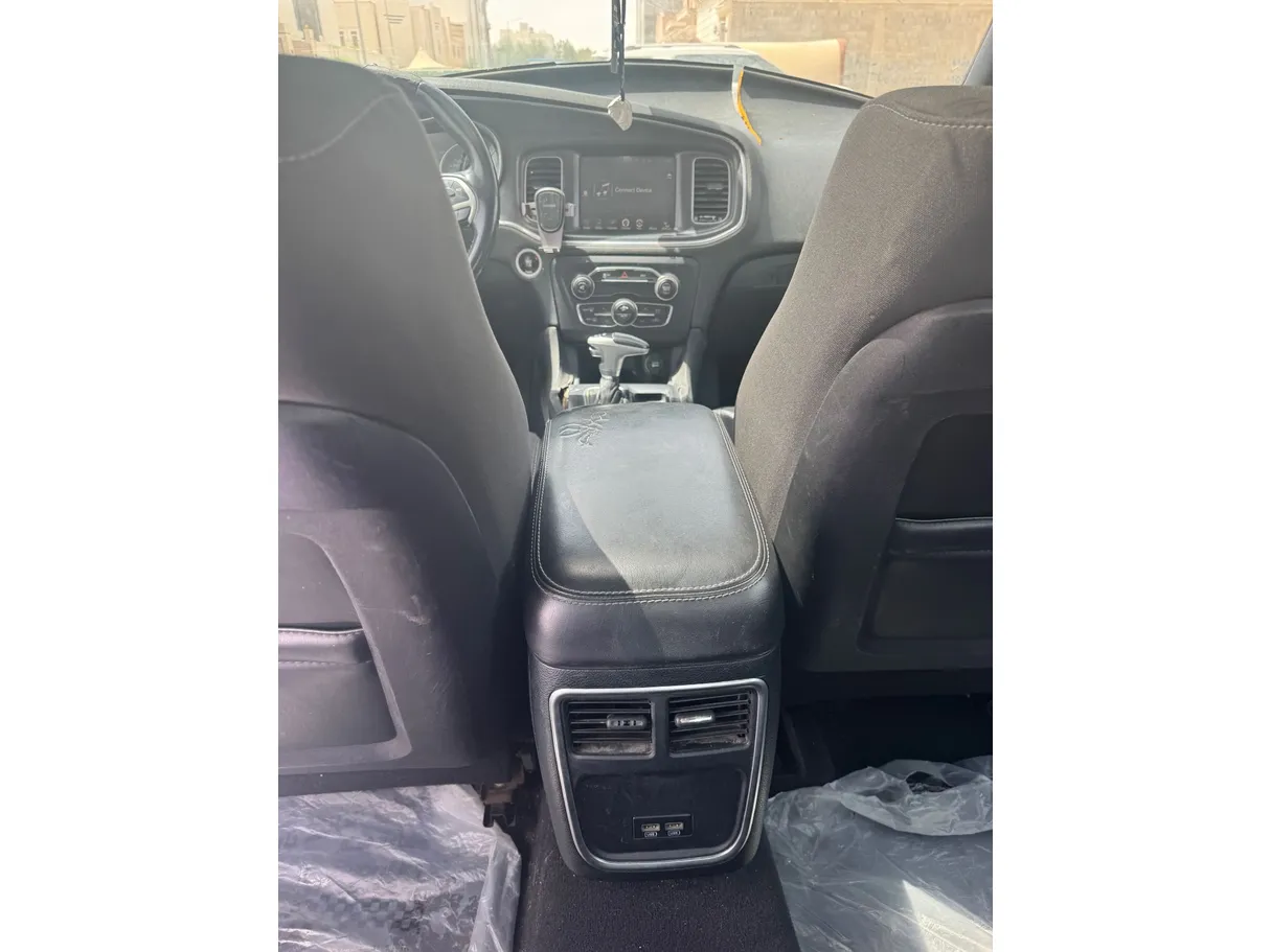 Car image 20