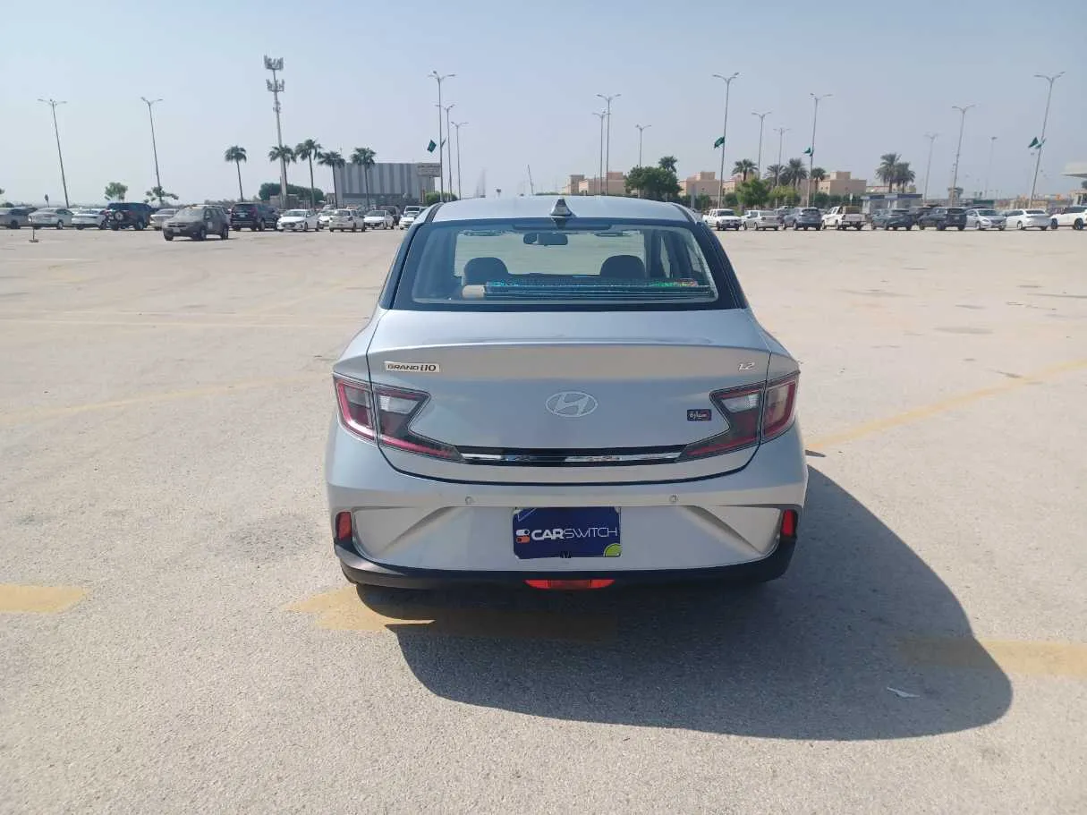 Car image 6