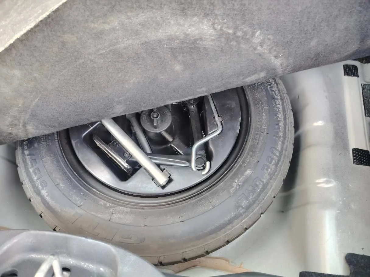 Car image 31