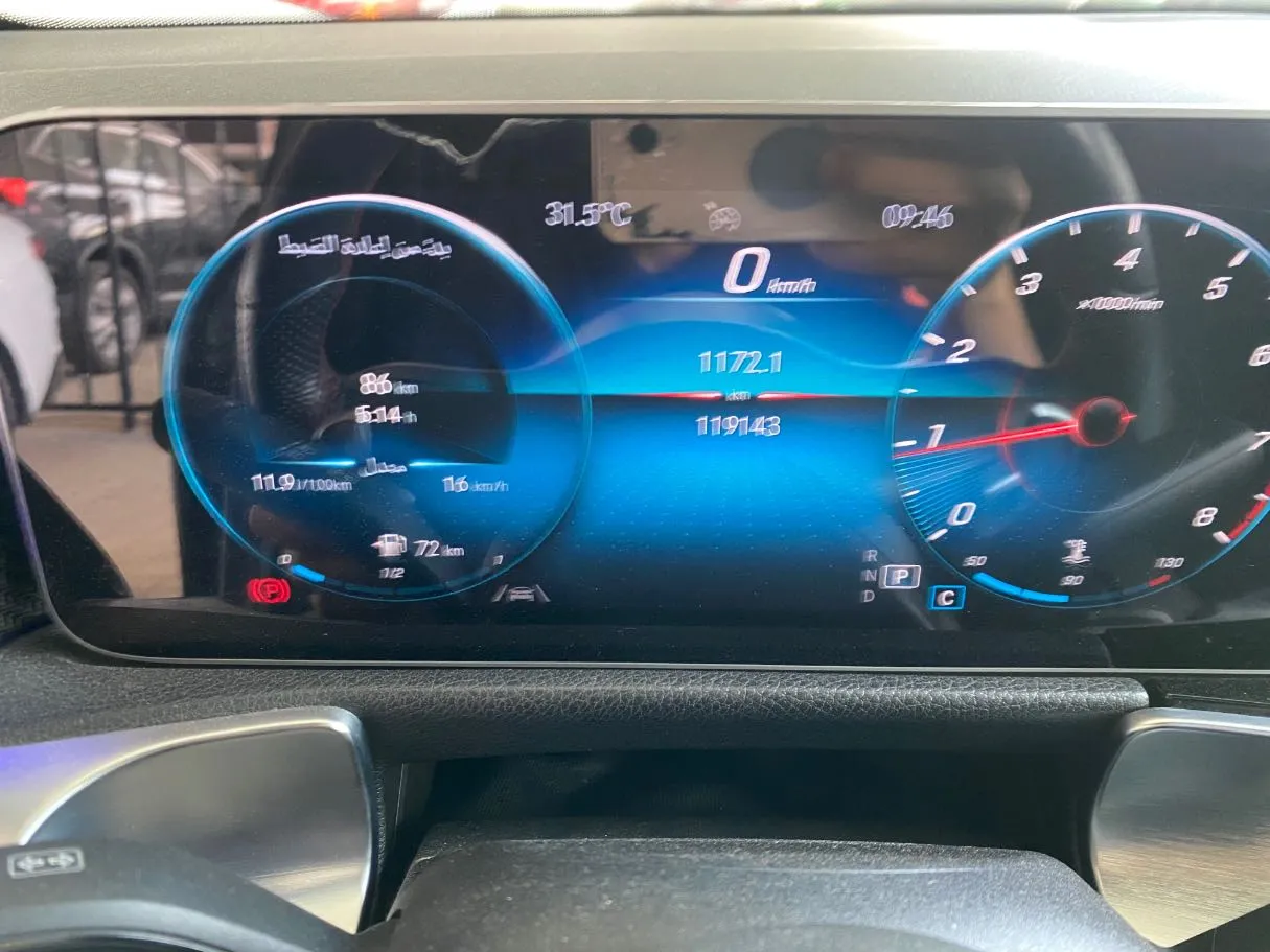 Car image 18