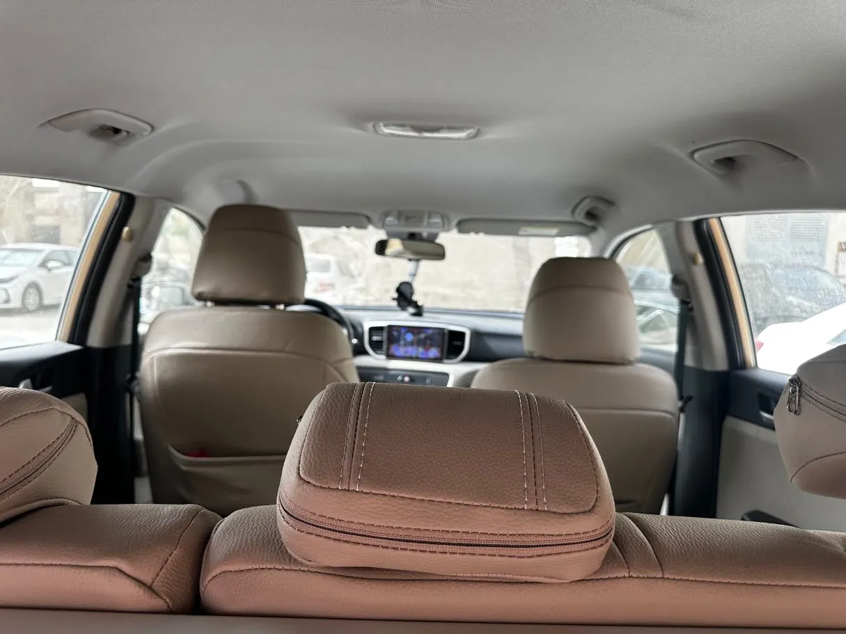Car image 22