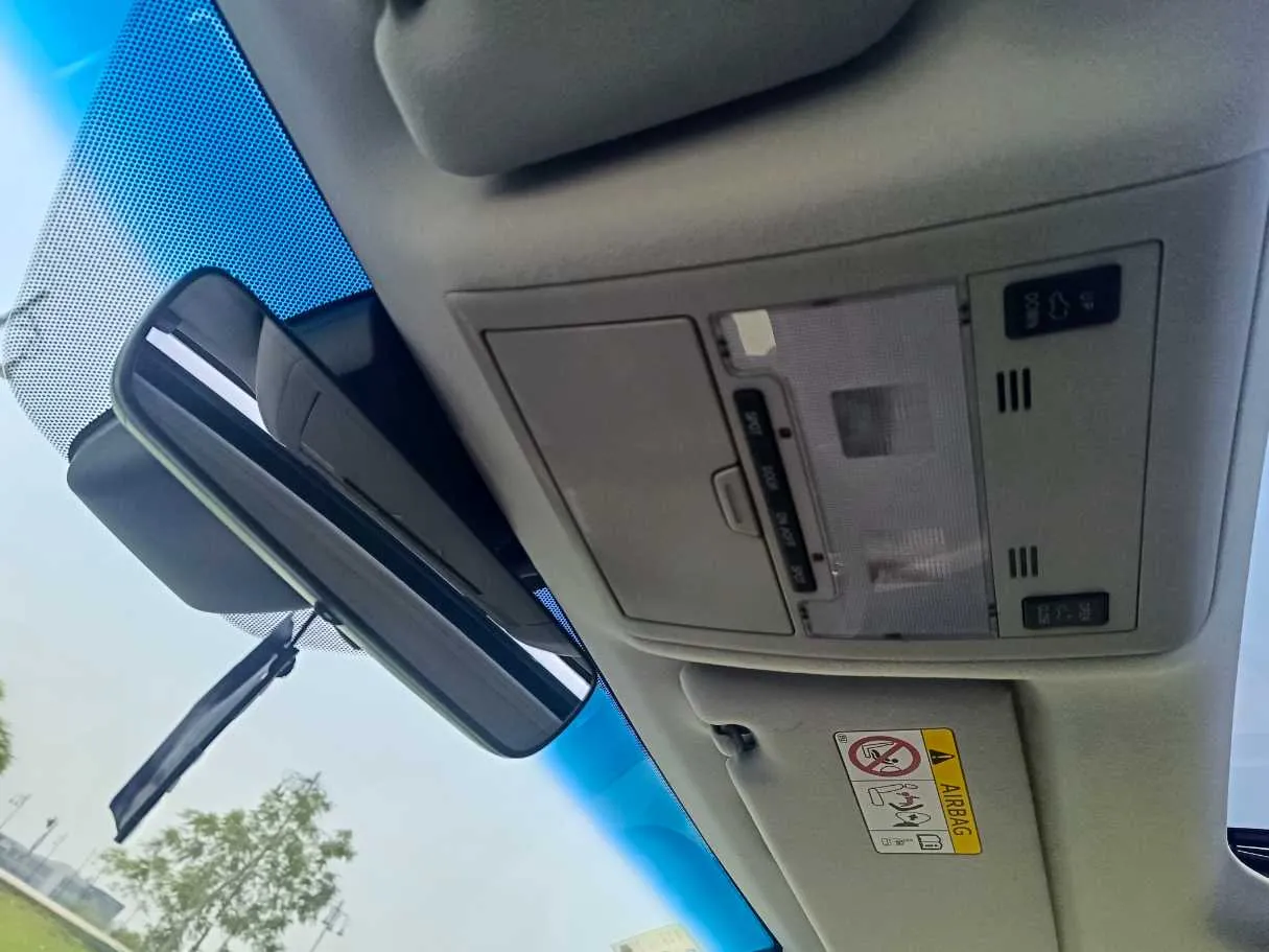 Car image 36