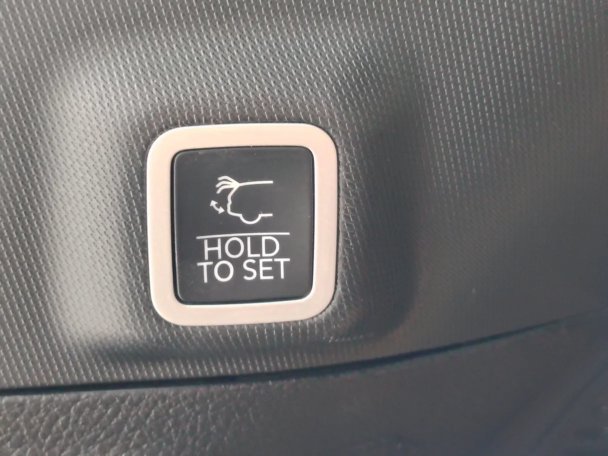 Car image 37