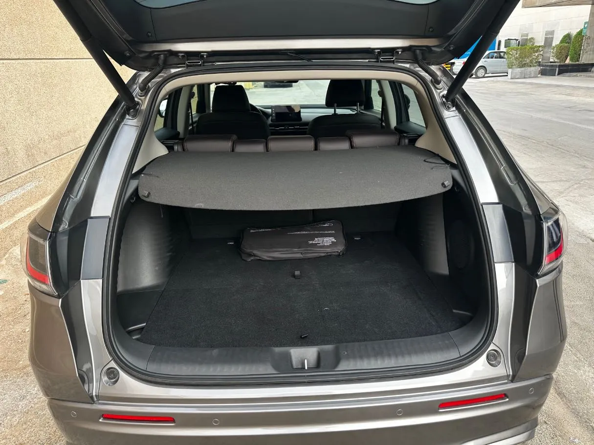 Car image 23