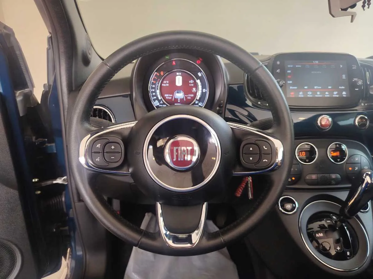 Car image 18