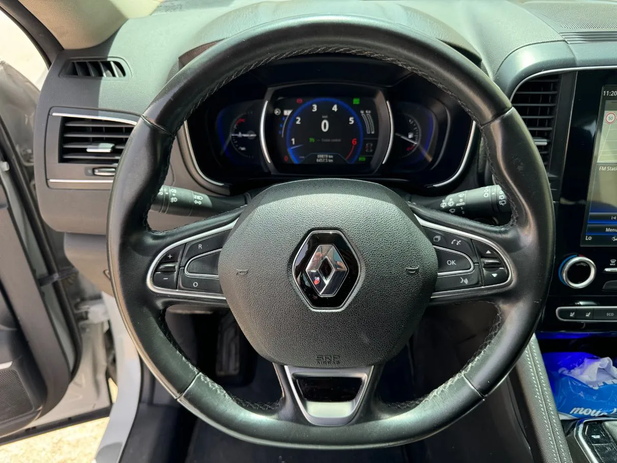 Car image 17