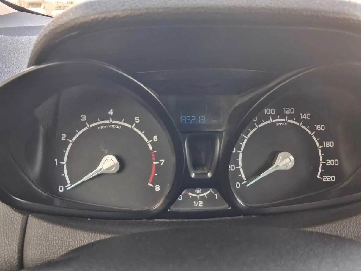 Car image 17