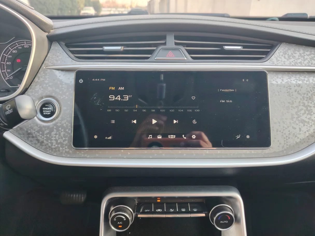 Car image 20