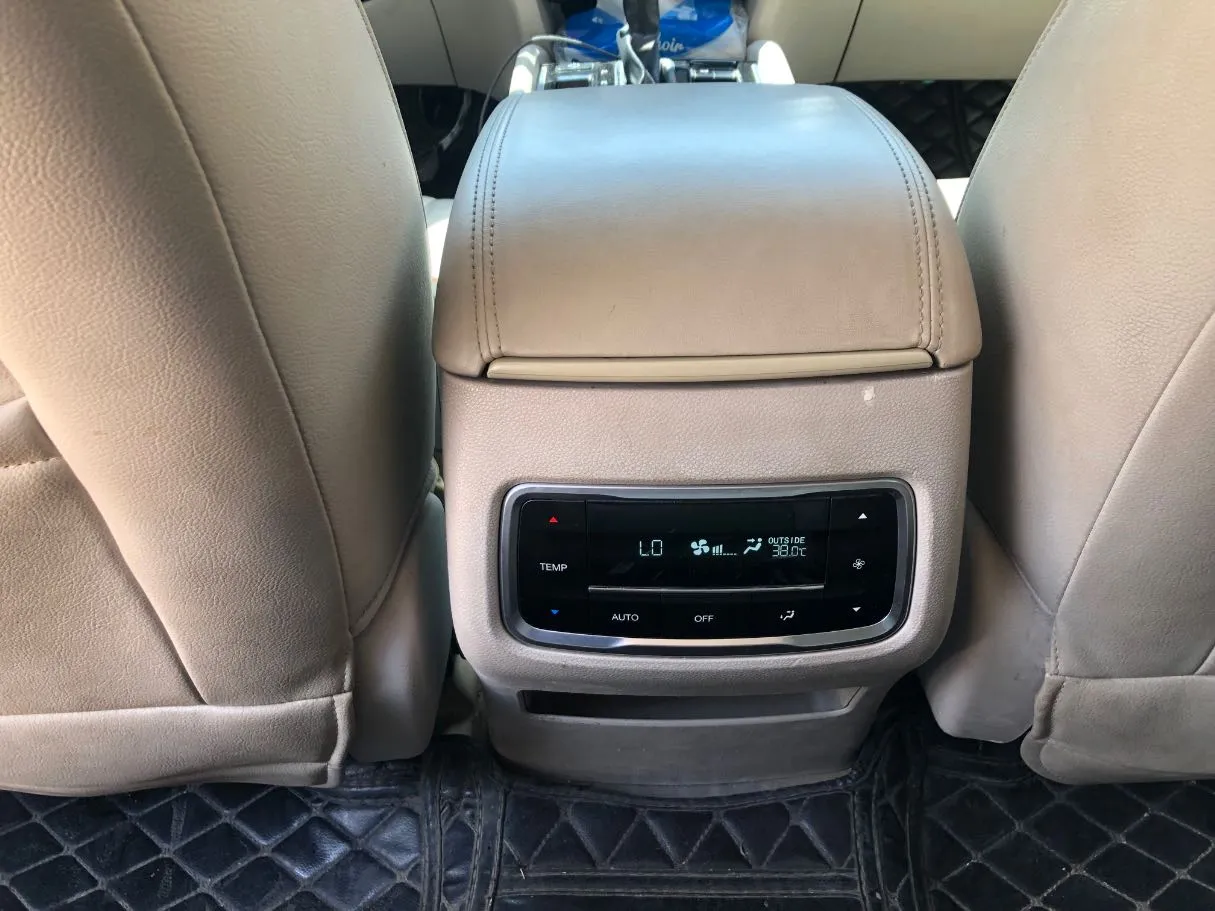 Car image 22