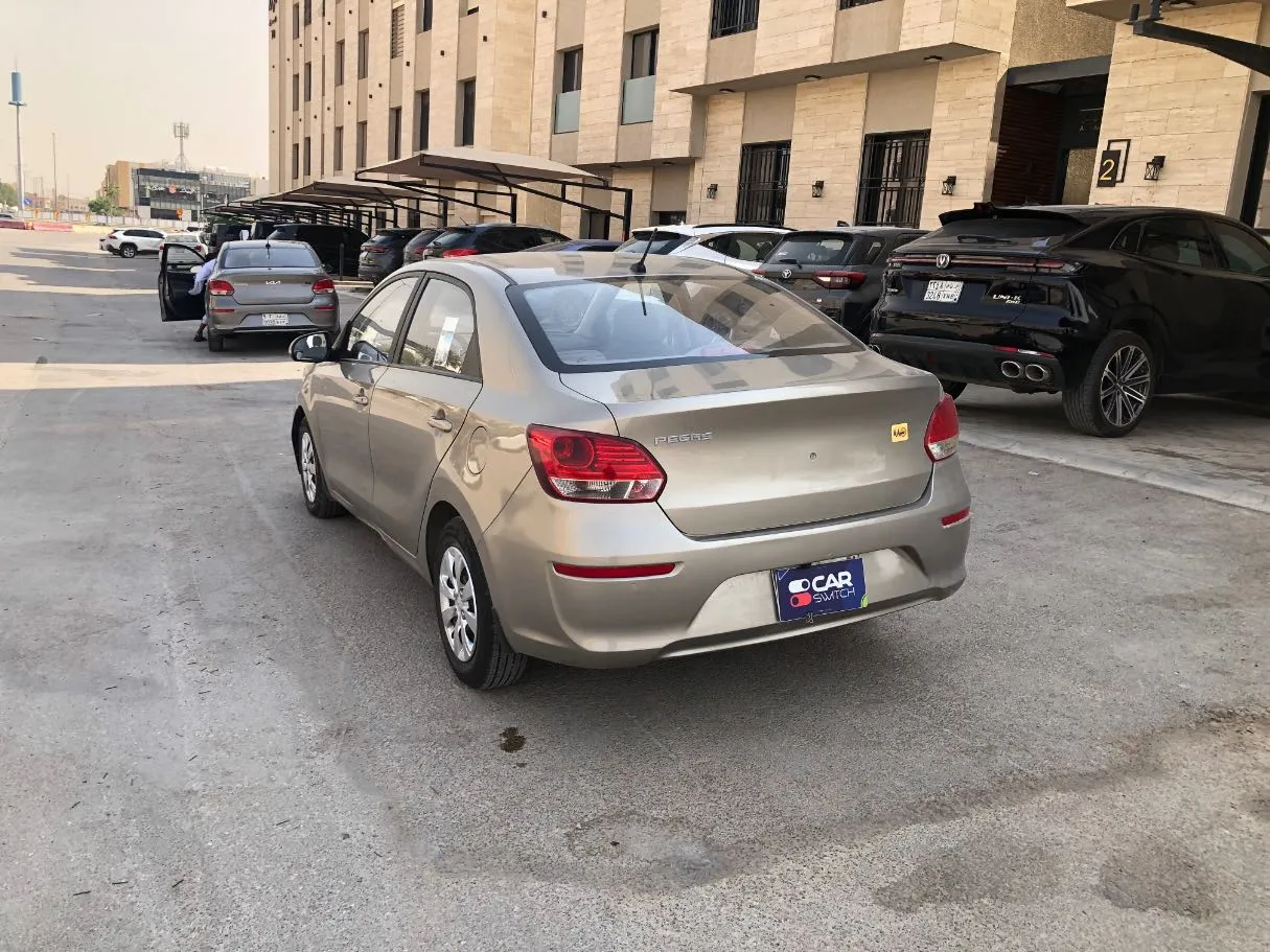 Car image 7
