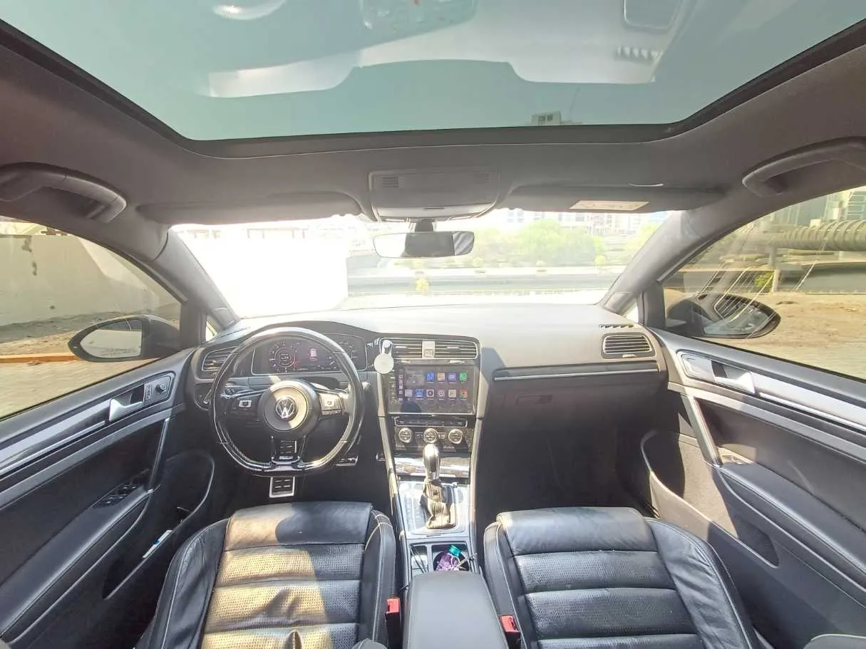 Car image 17