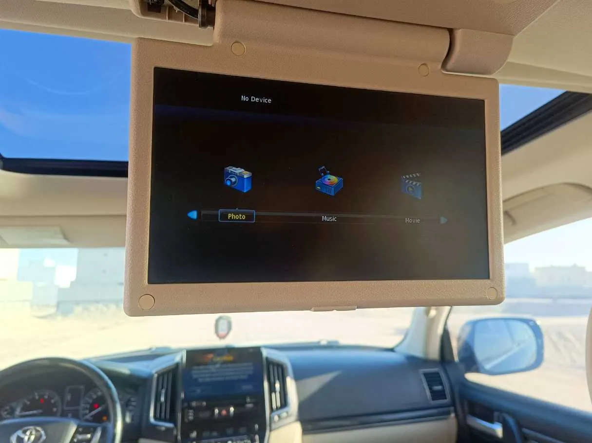 Car image 29